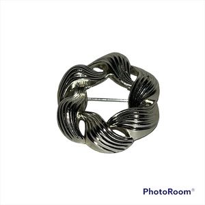 Vintage silver twisted brooch
